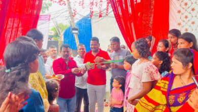 jagat mardi ganesh puja pandal ka udghatan karte hue